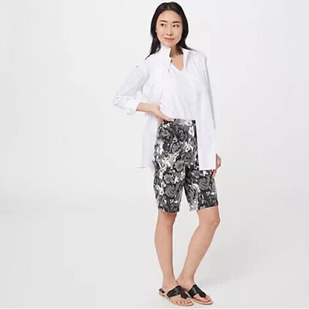 Isaac Mizrahi Live! Tall 24/7 Stretch Bermuda Shorts Black Floral Tall Sz 18